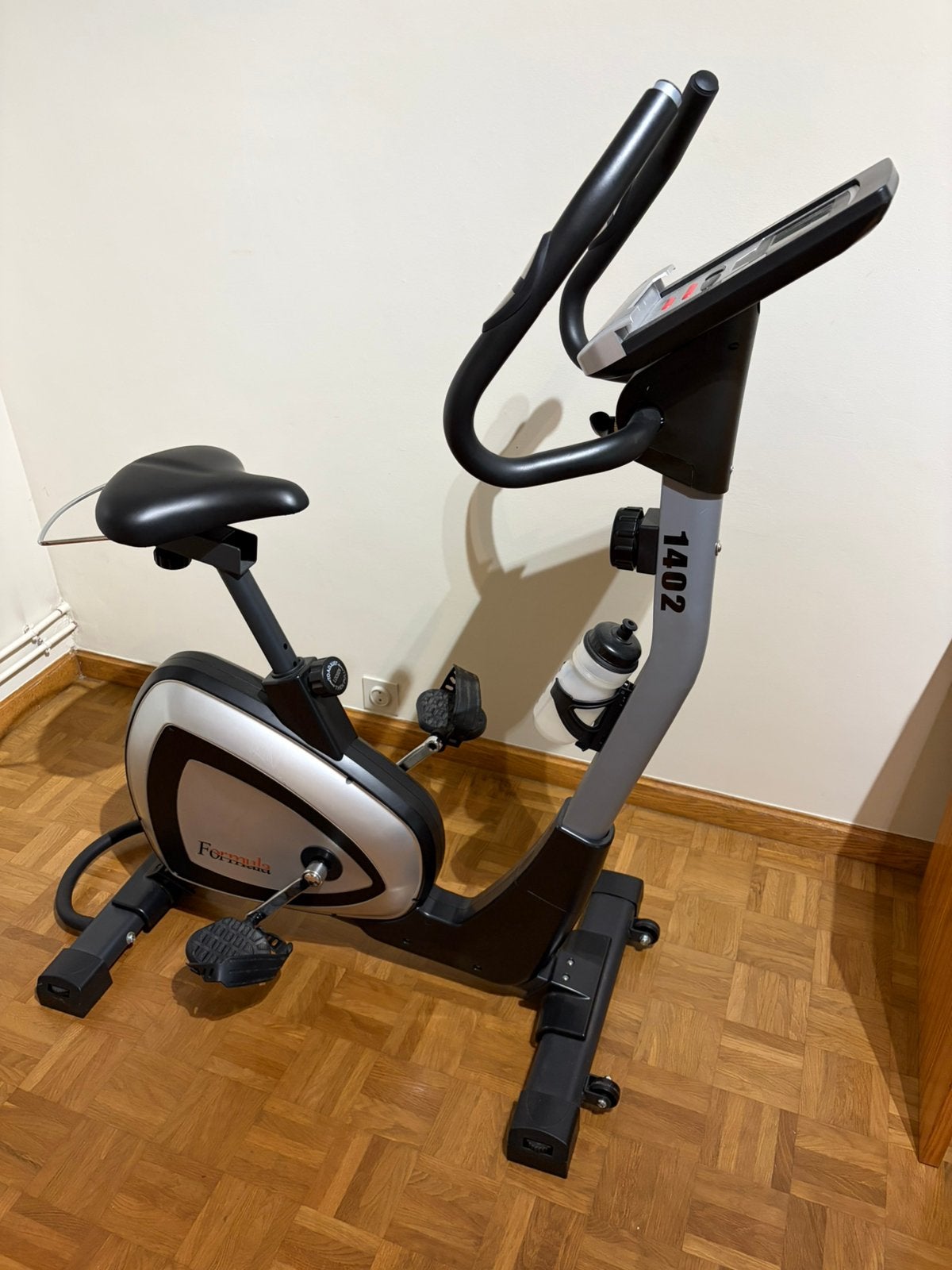 Hometrainer Formula - zeer goede staat, Sports & Fitness, Enlèvement, Comme neuf, Vélo d'appartement