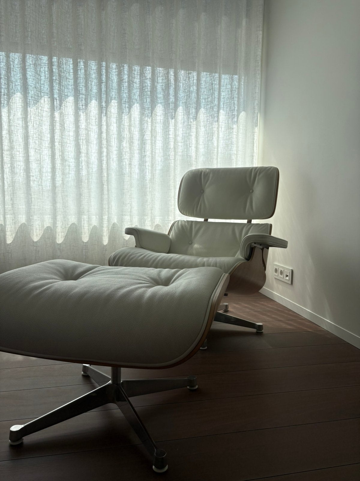 Chaise VITRA Eames, Enlèvement, Comme neuf
