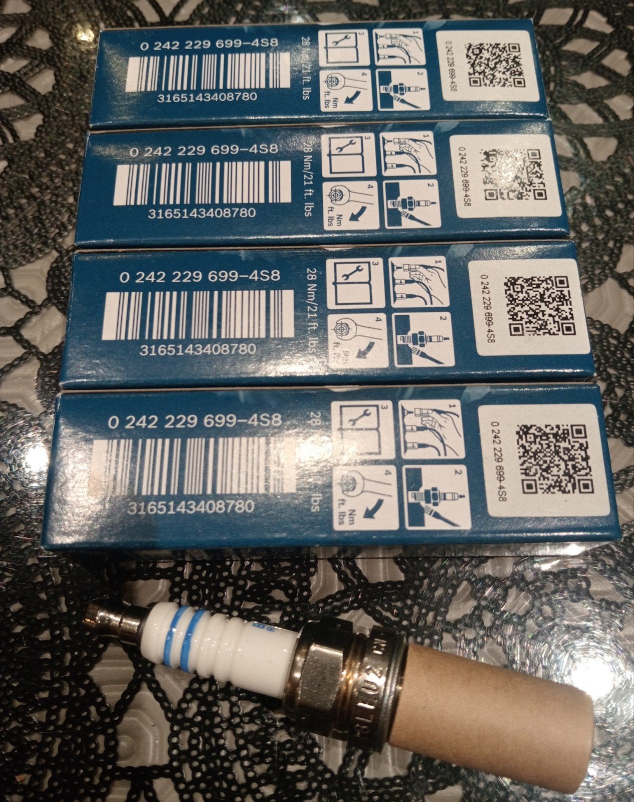Lot de 4 bougies d’allumage BOSCH 0 242 229 699 - NEUVES, Autos : Pièces & Accessoires, Moteurs & Accessoires, Enlèvement ou Envoi