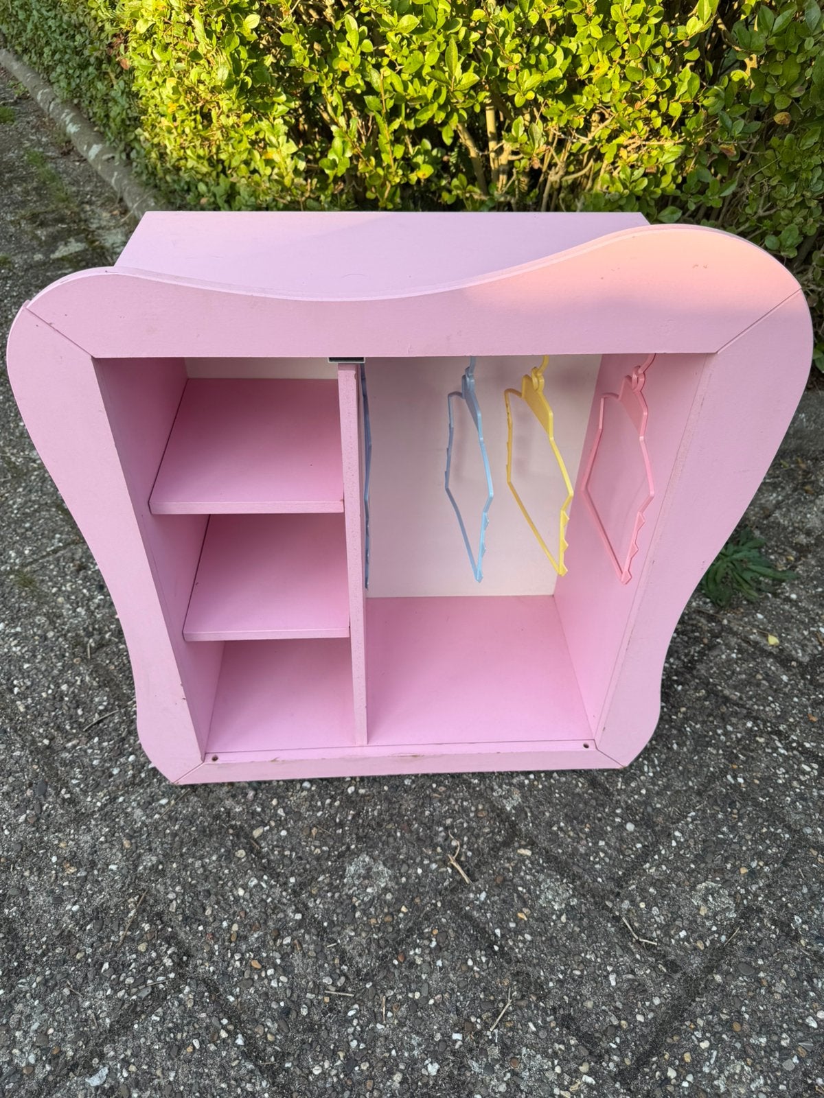 Roze houten poppenkast / kledingkast voor poppen, Ophalen, Gebruikt, Kast