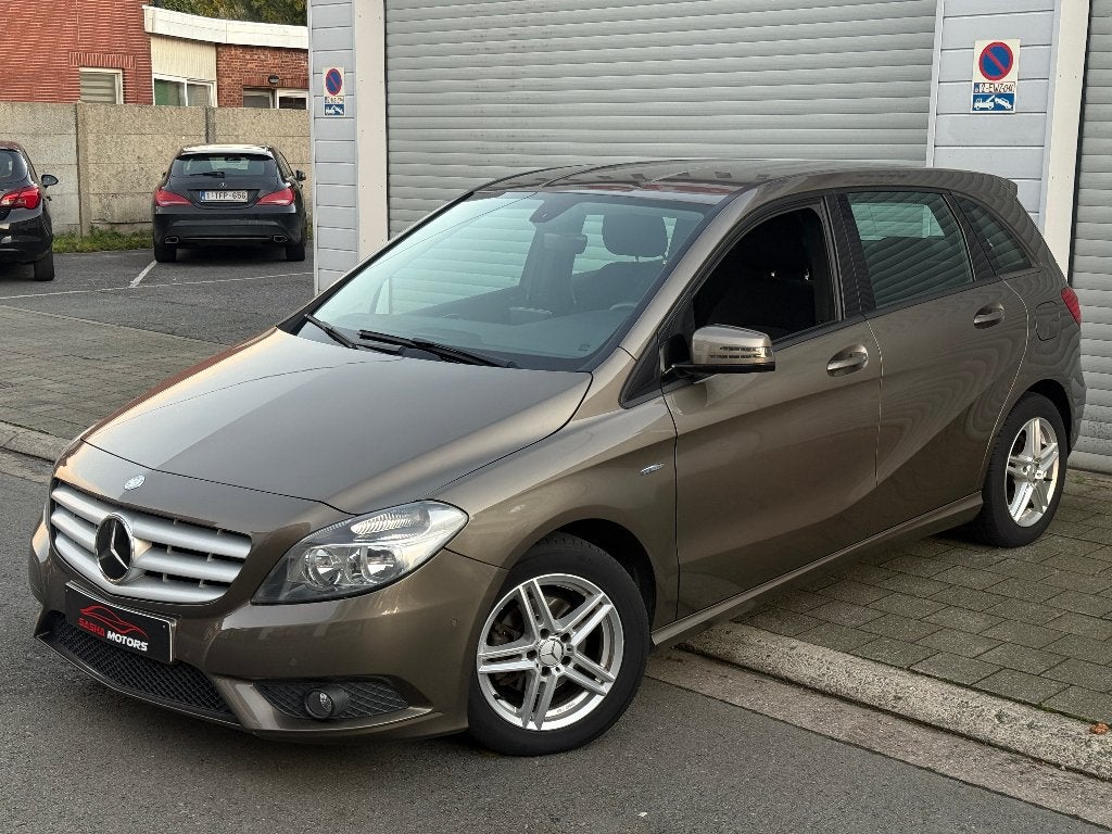 Mercedes-Benz B180 1.6 Benzine | Mooie staat | 12MGarantie, Auto's, Voorwielaandrijving, Stof, 4 cilinders, Bruin