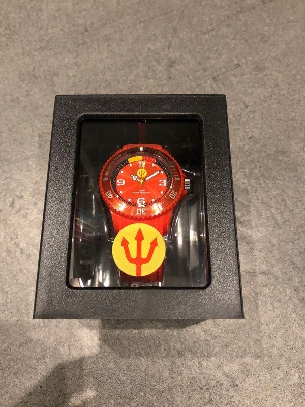 NIEUW Red Devils-ijshorloge, Ophalen of Verzenden, Nieuw, Swatch
