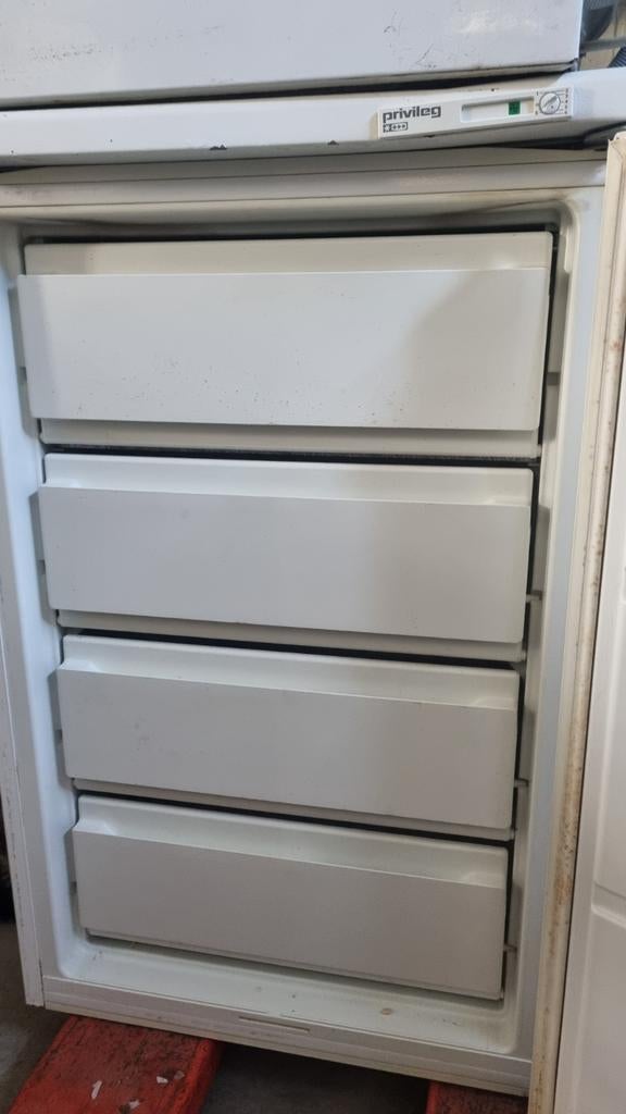 diepvriezer, Elektronische apparatuur, Vriezers en Diepvrieskisten, Gebruikt, Tussenbouw, Vrieskast, Minder dan 85 cm, Minder dan 60 cm