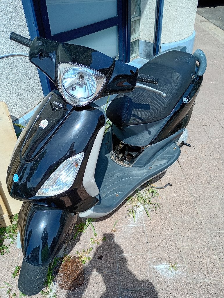 Piaggio fly 2t voor opmaak vandaag 300€!!, Vélos & Vélomoteurs, Scooters | Piaggio, Enlèvement, Fly