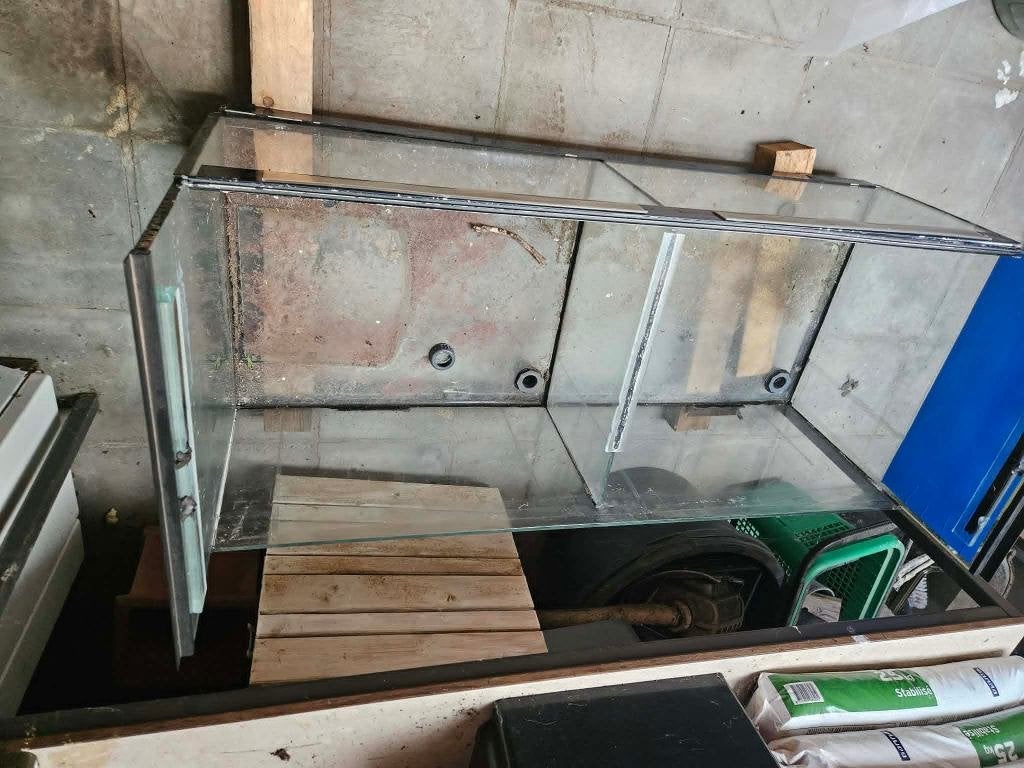 Étagère d'élevage en verre/support d'aquarium complet, Enlèvement, Couvercle inclus, Utilisé, Aquarium vide