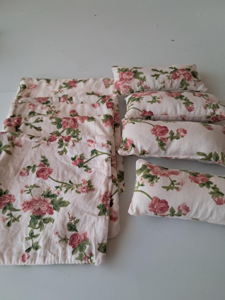 Kussentjes en dekens voor de pop, Enlèvement ou Envoi