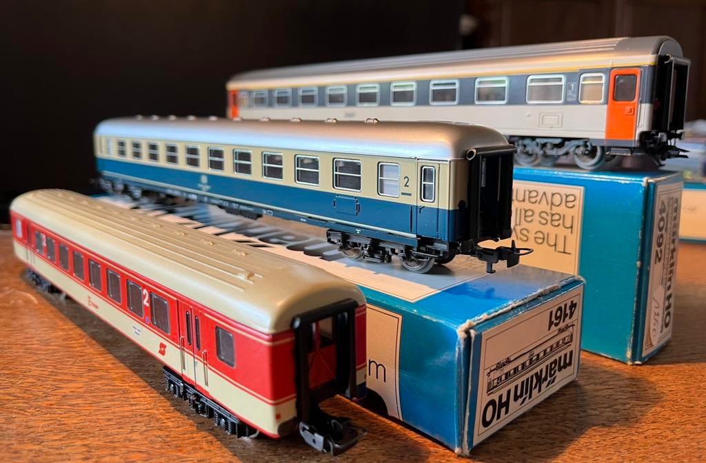 Marklin HO Lot 3 voitures OBB - SNCF - DB Mint in box, Enlèvement ou Envoi, Courant alternatif, Wagon, Comme neuf