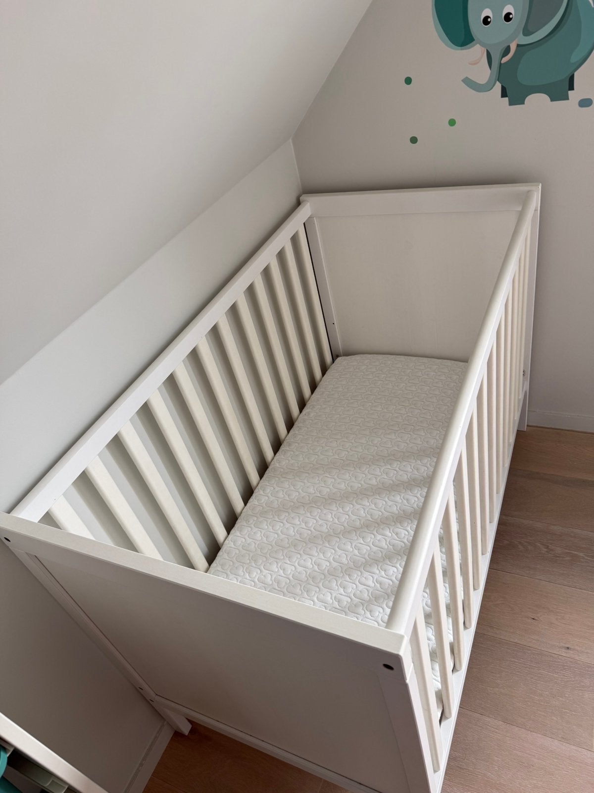Babybed ikea + matras, Ophalen, Gebruikt, Minder dan 140 cm, Matras