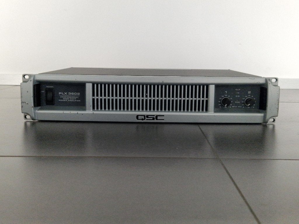 QSC PLX 3602, Musique & Instruments, Enlèvement, Utilisé, 1000 watts ou plus, Sono
