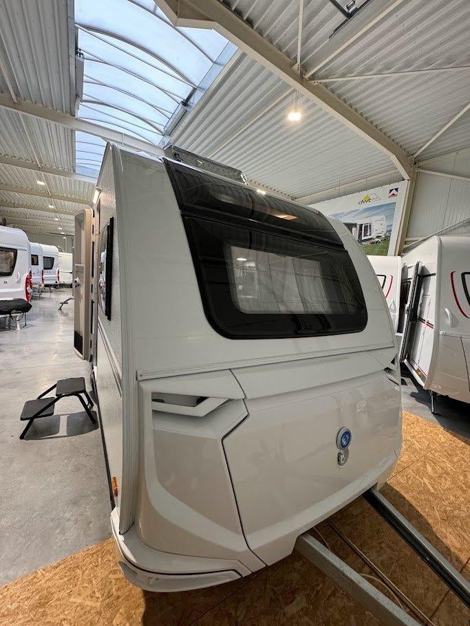 Déplaceur et auvent de fin de gamme Knaus Sport 500 UF, Caravanes & Camping, Caravanes, Jusqu'à 4, Entreprise, Poêle, Coin salon convertible