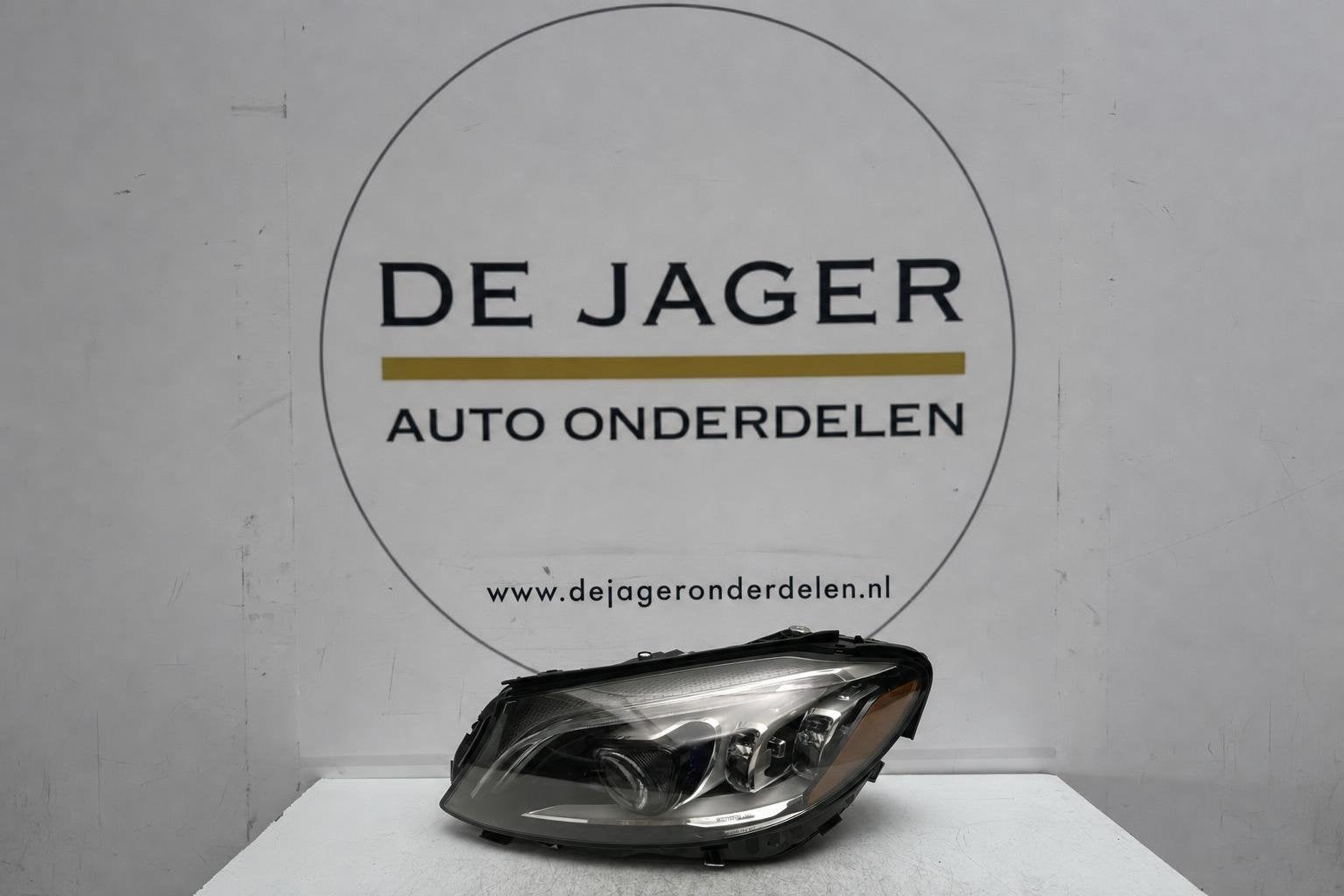 Mercedes C-Klasse W205 FL koplamp links A2059061906, Auto-onderdelen, Gebruikt, Mercedes-Benz AG, Mercedes-Benz, Mercedesstrasse 120
70372  Stuttgart, DE