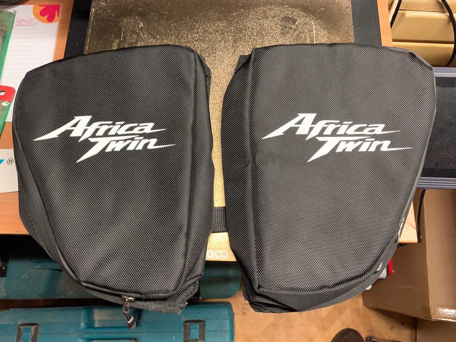Africa twin, Enlèvement, Comme neuf