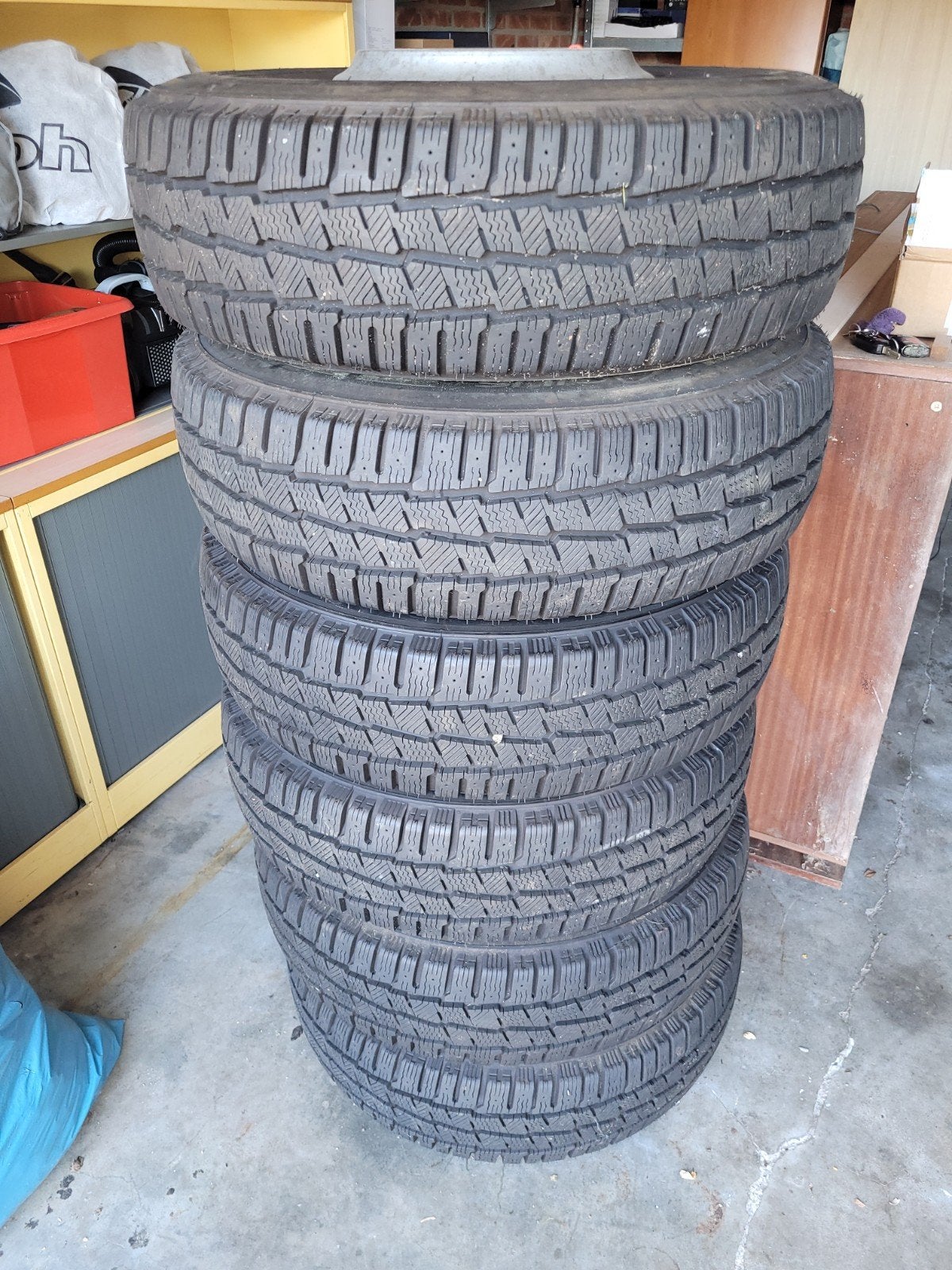 Iveco Daily Camper 6x Michelin Agilis X-Ice North 225/75/16, Ophalen, Zo goed als nieuw