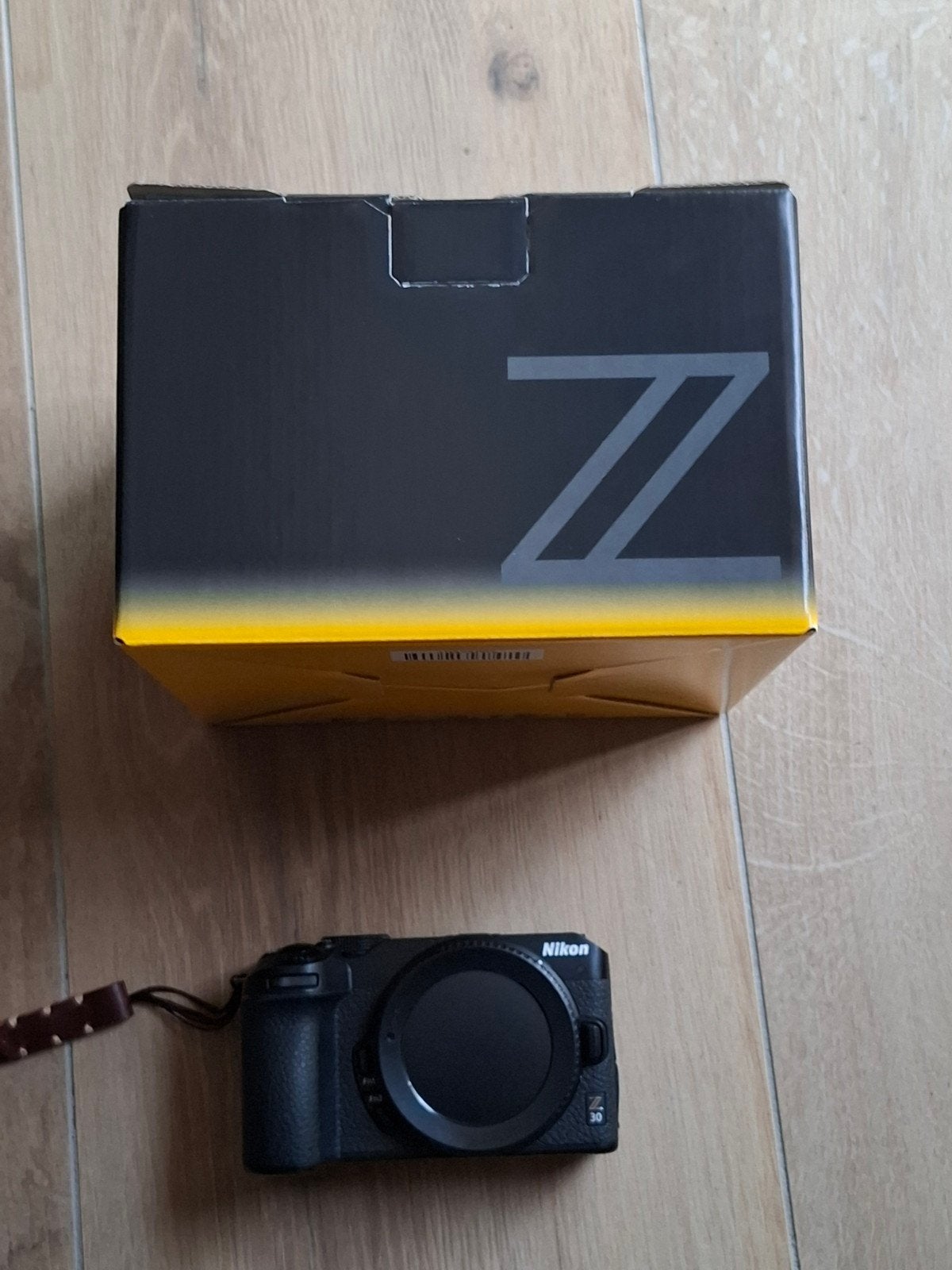 Nikon Z30 mirrorless Z mount compact, Audio, Tv en Foto, Fotocamera's Digitaal, Ophalen of Verzenden, Zo goed als nieuw, Accu