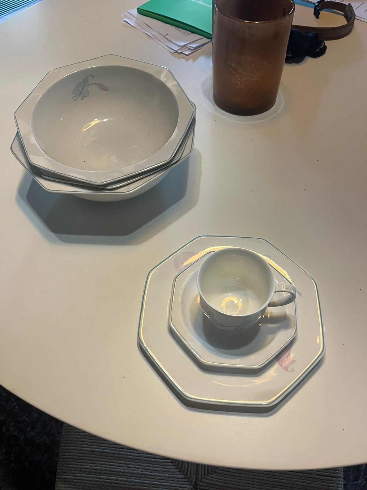 Porselein eet en koffie servies 8 personen, Ophalen, Zo goed als nieuw