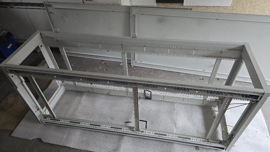 Serverkast 42U, Ophalen, Gebruikt, Glas