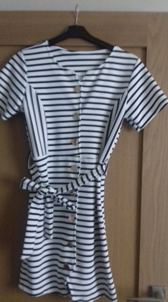 Nieuw kleedje, Kleding | Dames, Ophalen of Verzenden, Nieuw, Maat 38/40 (M), Knielengte