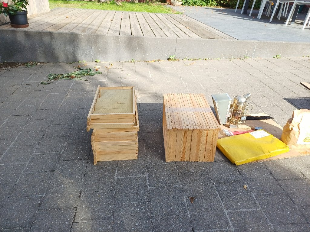 équipement apicole, Abeilles