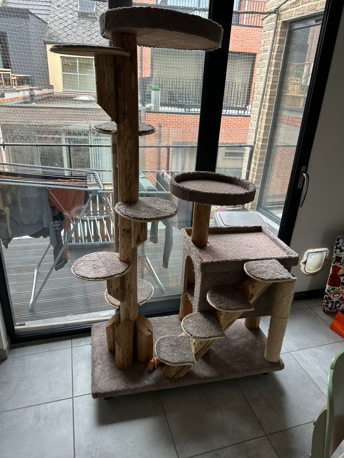Uniek krabpaal op maat gemaakt van A cats castle, Dieren en Toebehoren, Ophalen, Gebruikt, Krabpaal