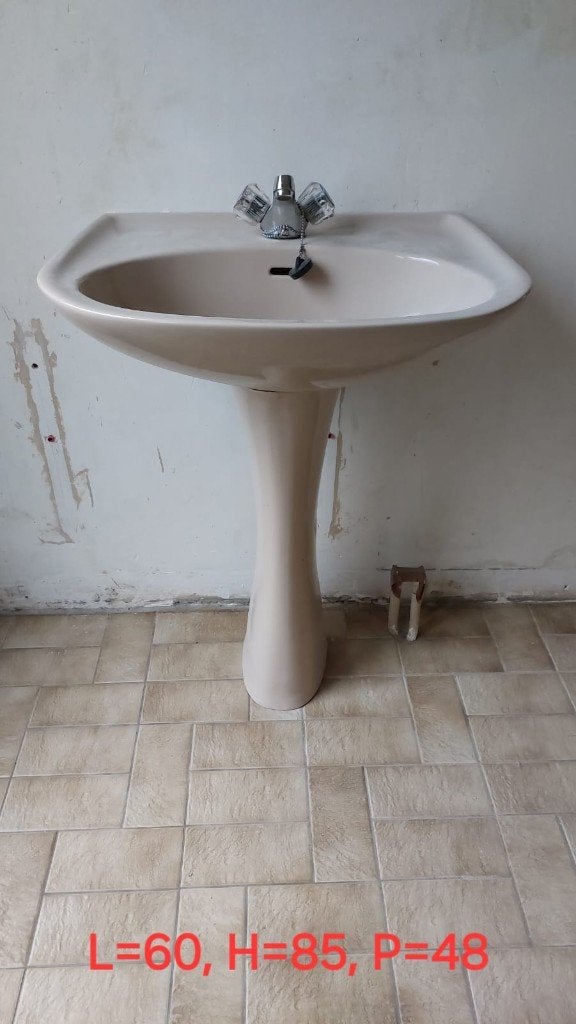 Lavabo de salle de bain beige en faïence sur pied et vintage, Maison & Meubles, Enlèvement
