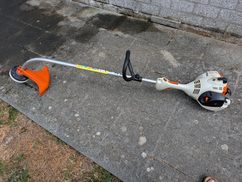 Tondeuse à gazon Stihl FS40, Jardin & Terrasse, Coupe-bordures, Viking / Stihl, Enlèvement, Utilisé, 10 à 30 cm