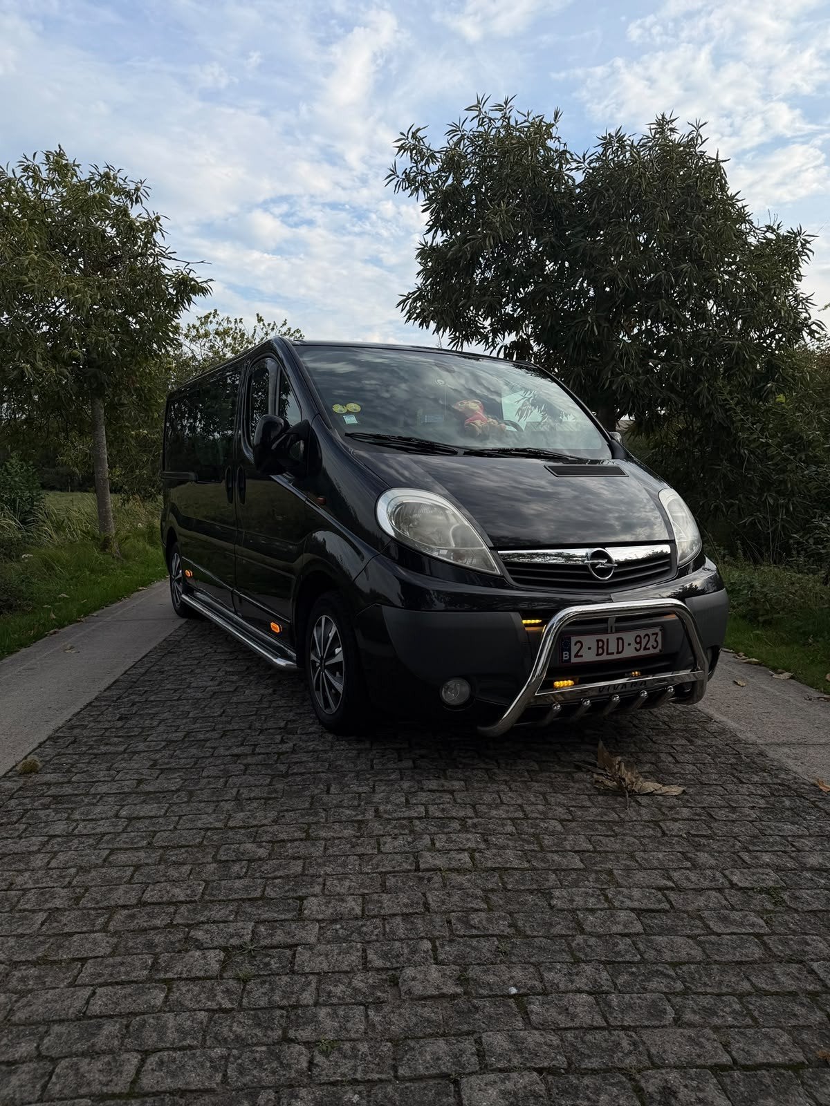 zeer mooie Opel Vivaro dubbele cabine, Auto's, Voorwielaandrijving, Euro 5, Stof, 4 cilinders