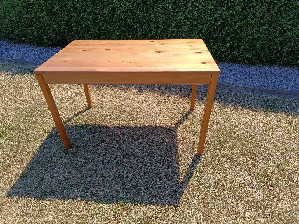 Table en pin Ikea, Quatre personnes, Enlèvement, Utilisé, Rectangulaire
