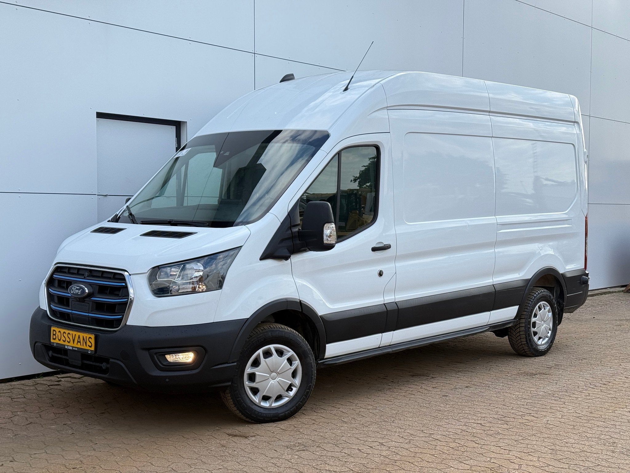 Ford e-Transit 68kWh 184PK L3H3 317km WLTP 97% (SOH) BEV 115, Automaat, 0 cilinders, Gebruikt, 135 kW