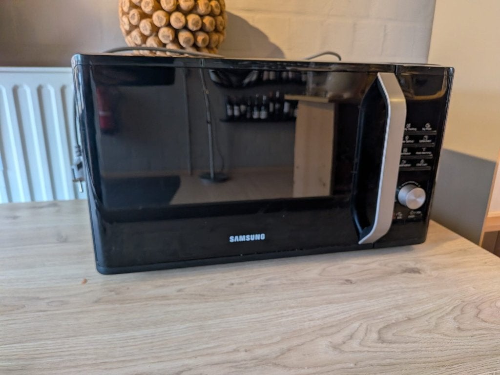 Samsung microgolfoven - 100€, Ophalen, Gebruikt, Microgolfoven, 45 tot 60 cm