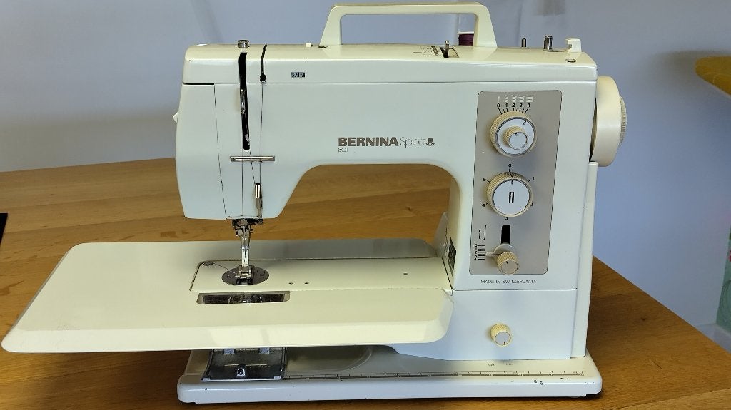 Bernina  sport 801 met aanschuiftafel en enkele naaivoetjes, Enlèvement, Utilisé, Machine à coudre, Bernina