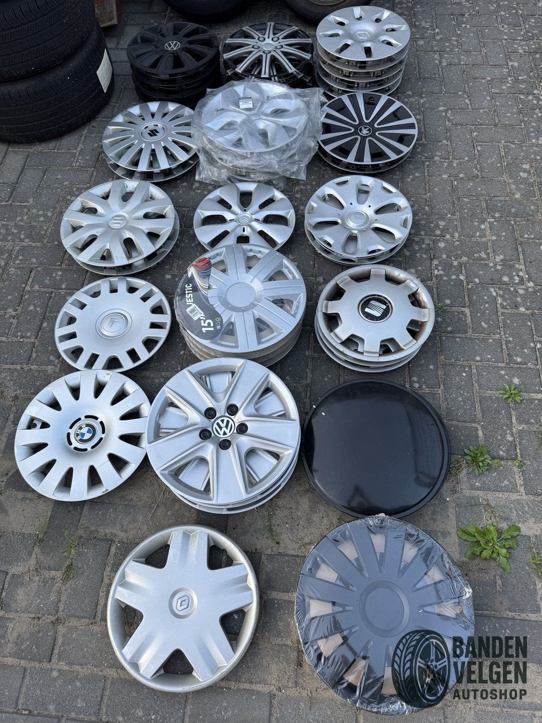 Wieldoppen Diverse sets en diverse stuks Volkswagen Renault, Auto diversen, Wieldoppen, -, -, Ophalen of Verzenden, Zo goed als nieuw