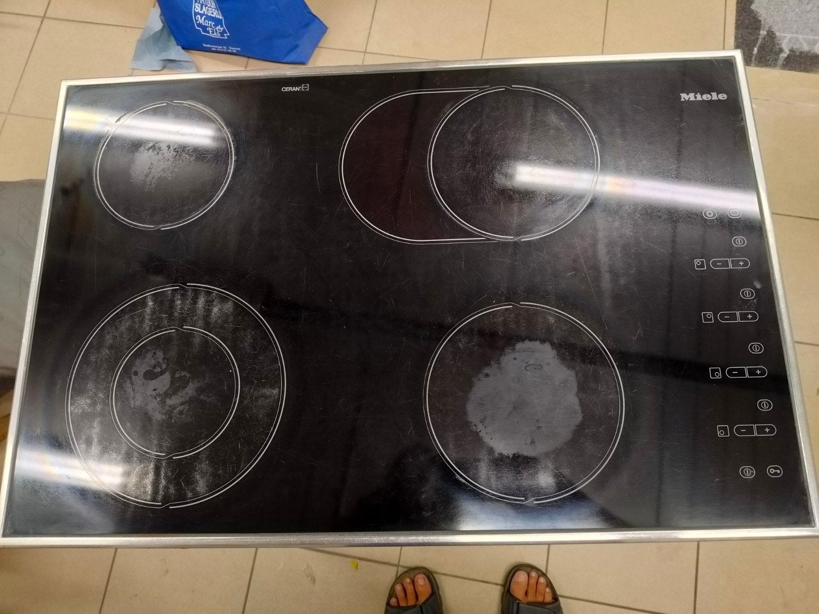 Table de cuisson en céramique Miele, Enlèvement
