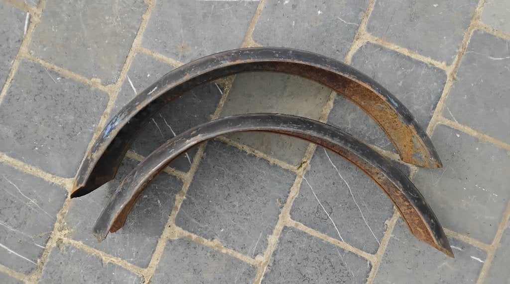 Voiture et moto à l'ancienne, Enlèvement, Avant