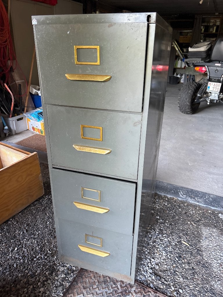 Armoire métallique à donner, Enlèvement, Utilisé, 100 à 150 cm, Métal