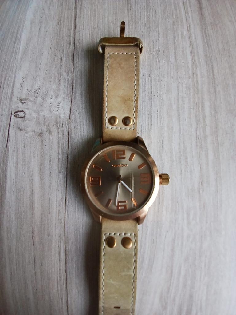Ooozoo Klok — Roségoud/Goudkleurig met beige leren band (S), Ophalen