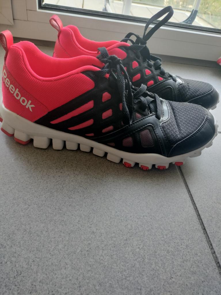 Reebok dames schoenen maat 38.5, Ophalen of Verzenden, Schoenen