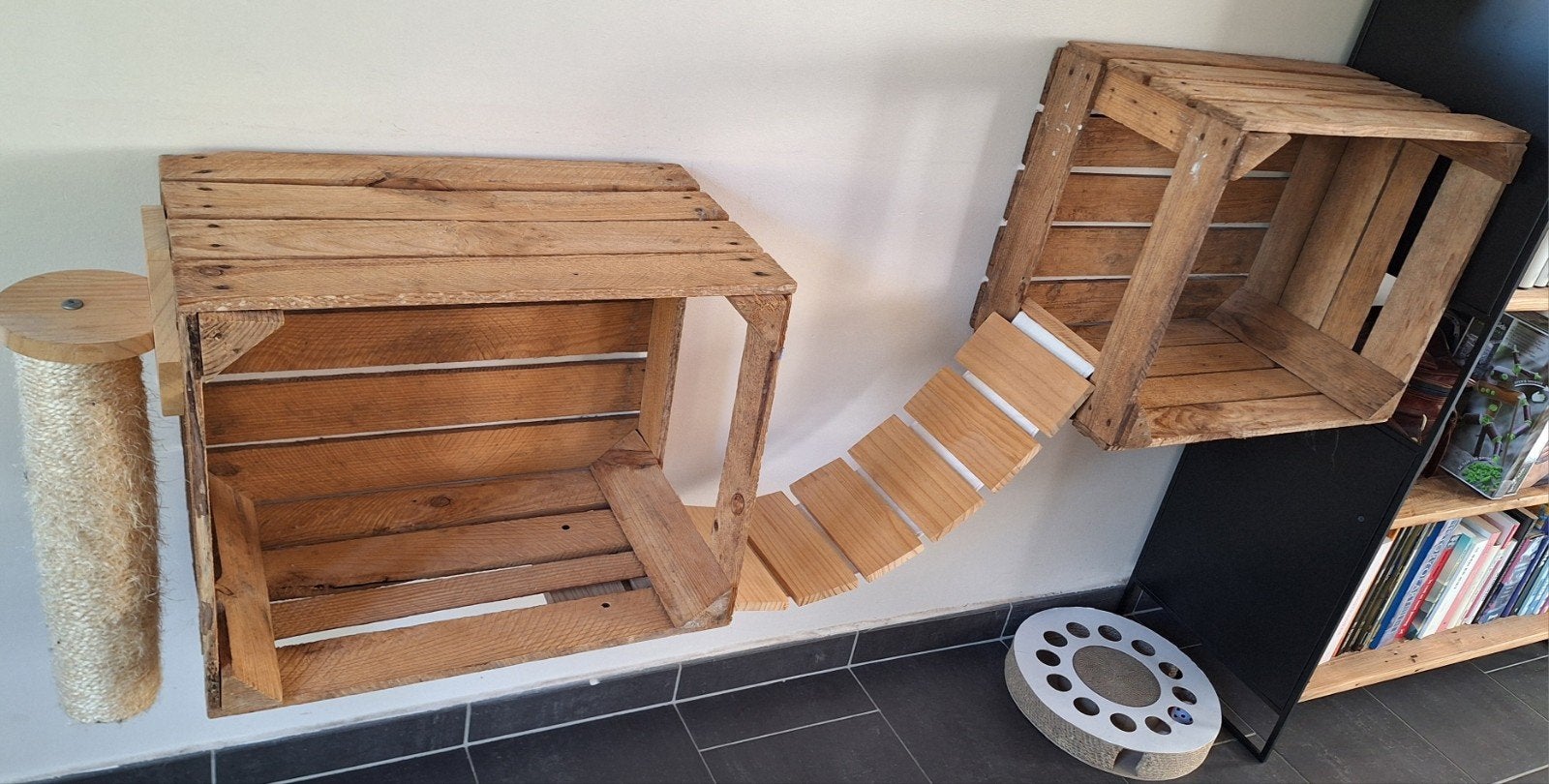 Houten constructie voor katten, Enlèvement, Utilisé