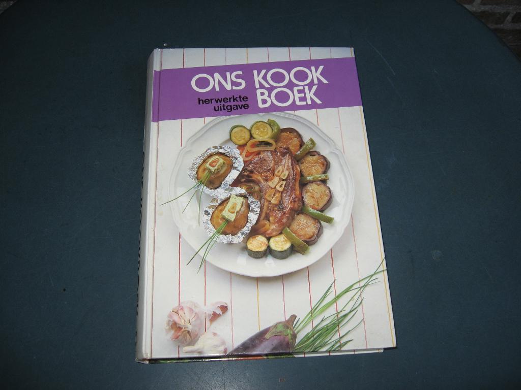 ons kookboek - KVLV - boerinnenbond, Boeken, Ophalen of Verzenden, Zo goed als nieuw