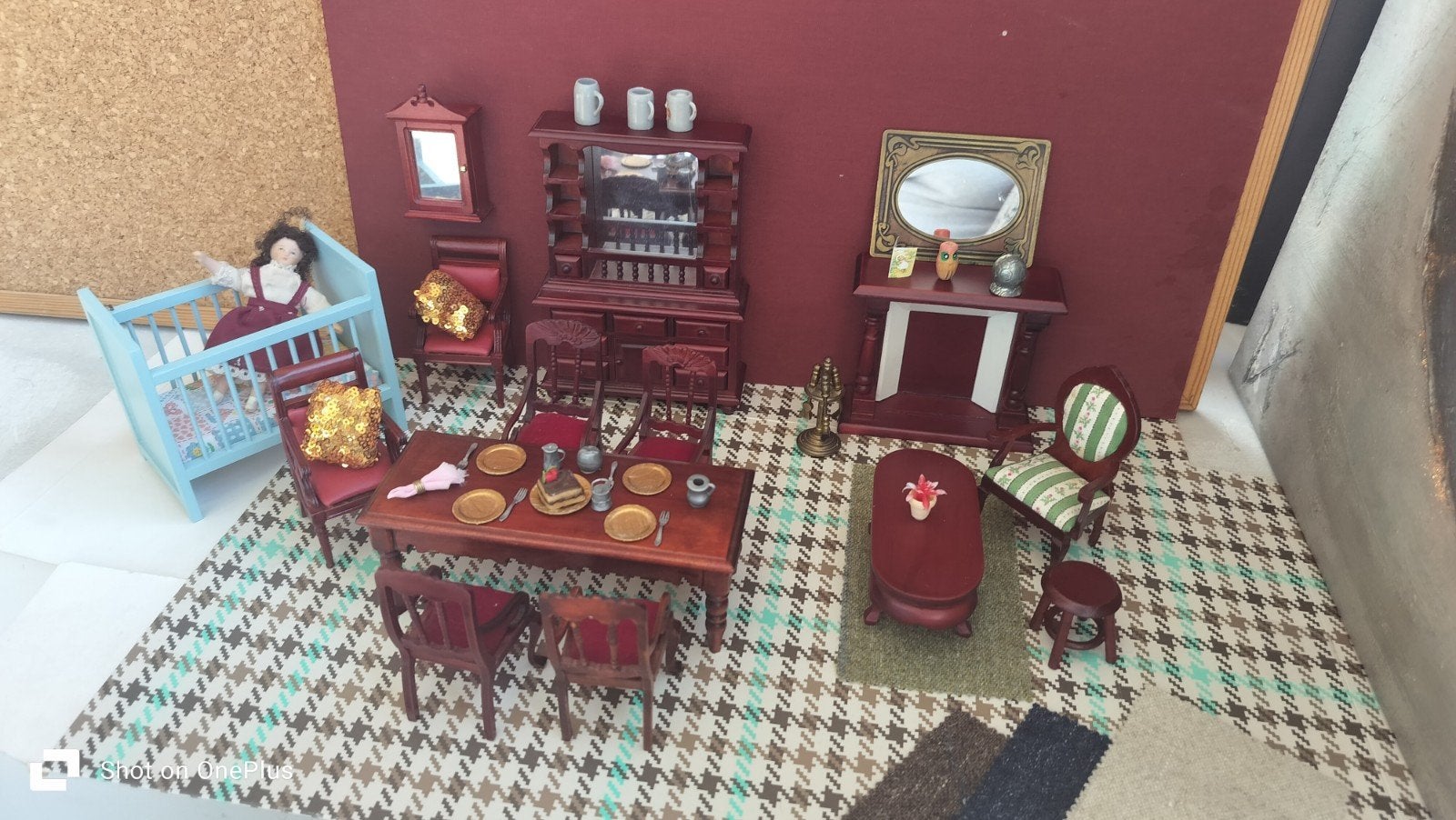 Mahony houten poppenhuis meubeltjes in antiek-stijl, Verzamelen, Ophalen of Verzenden, Poppenhuis