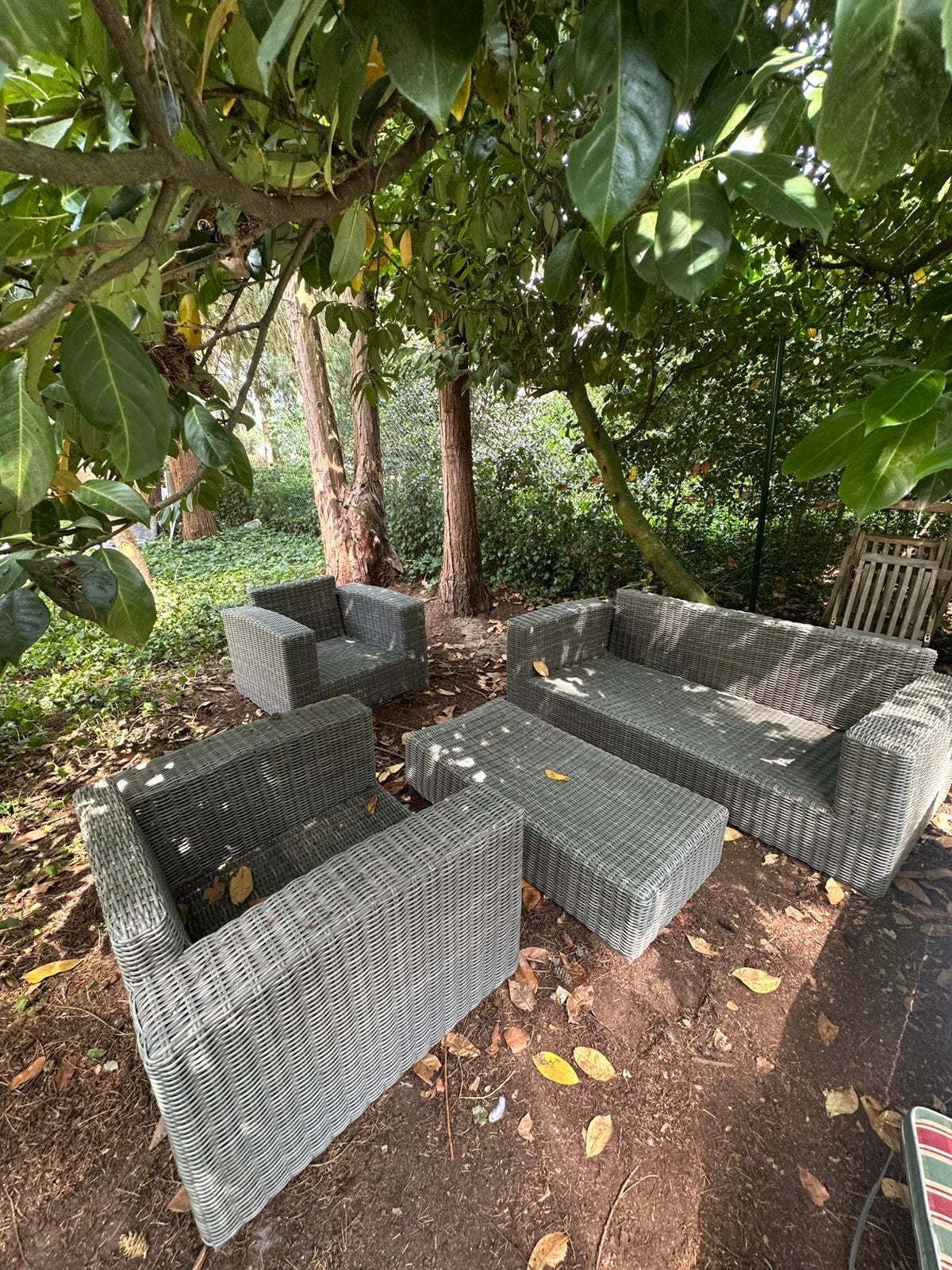 AZUR Furniture loungeset – 3-zitsbank + 2 fauteuils + tafel, Doe-het-zelf en Bouw, Dakpannen en Dakbedekking, Ophalen, Zo goed als nieuw