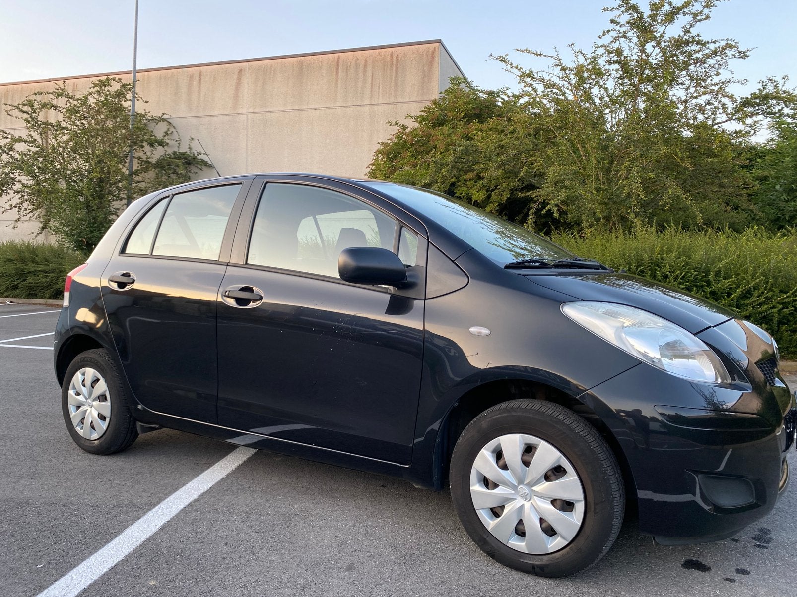 Toyota yaris 1.0vvt-i gekeurd vvk dealer onderhooden, Auto's, Toyota, Voorwielaandrijving, Bedrijf, Handgeschakeld, 5 deurs