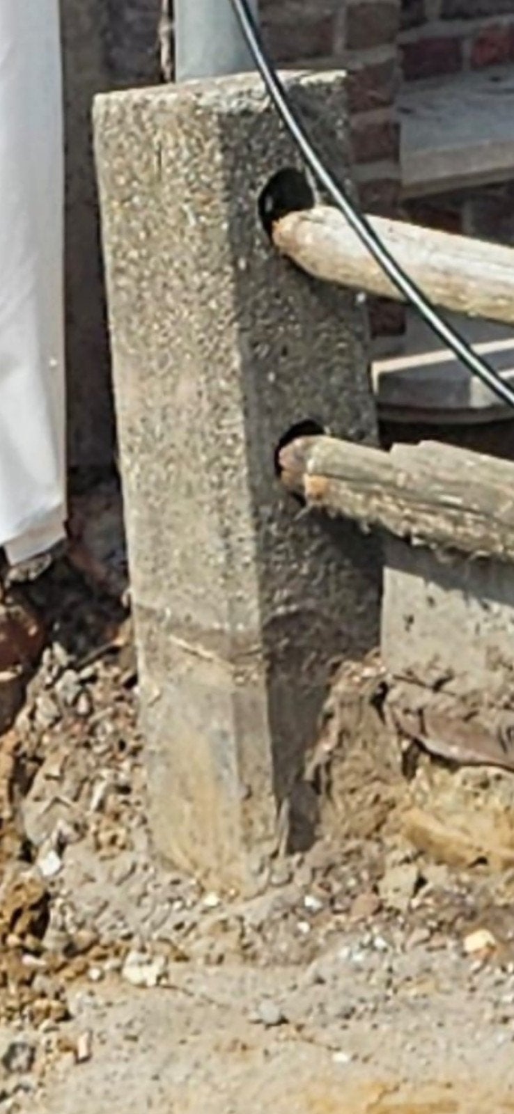 betonnen paalhouder, Ophalen