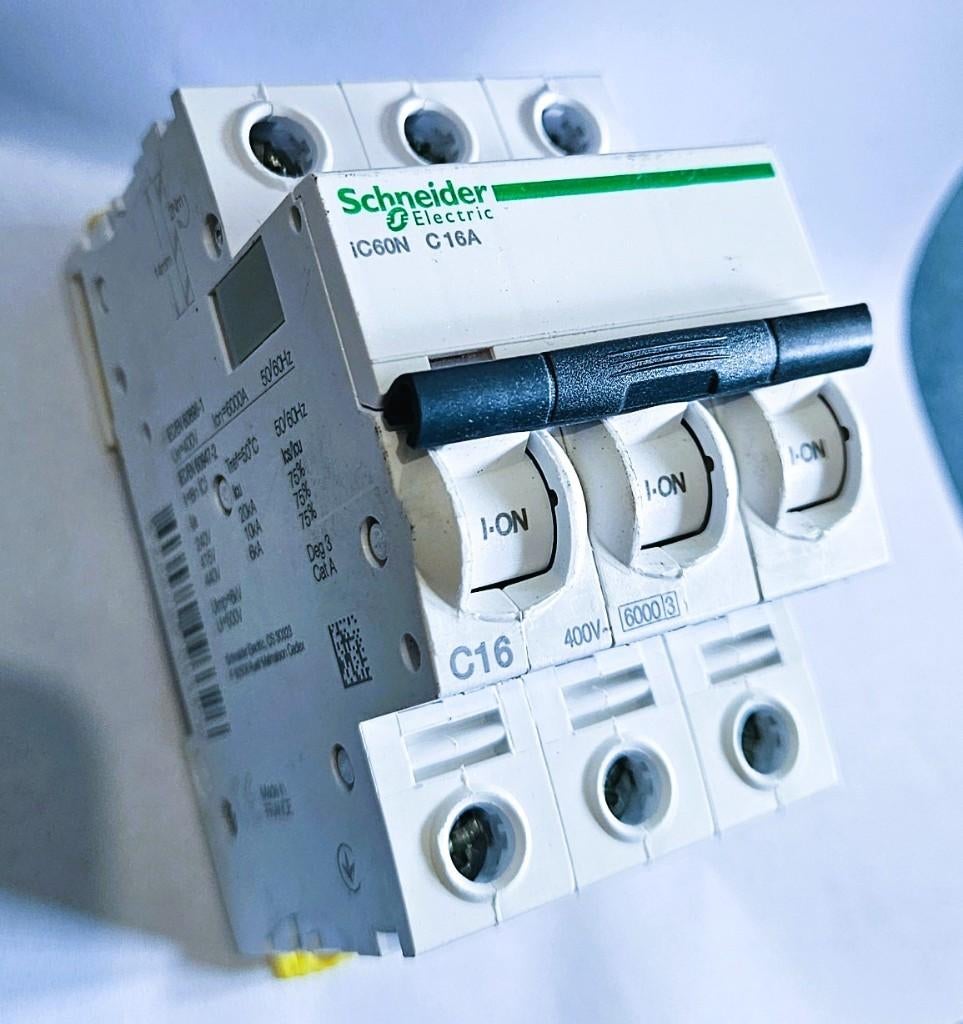 Schneider iC60n 16A driefasige stroomondbkr 3P | Model 2022, Ophalen of Verzenden, Gebruikt, Overige typen
