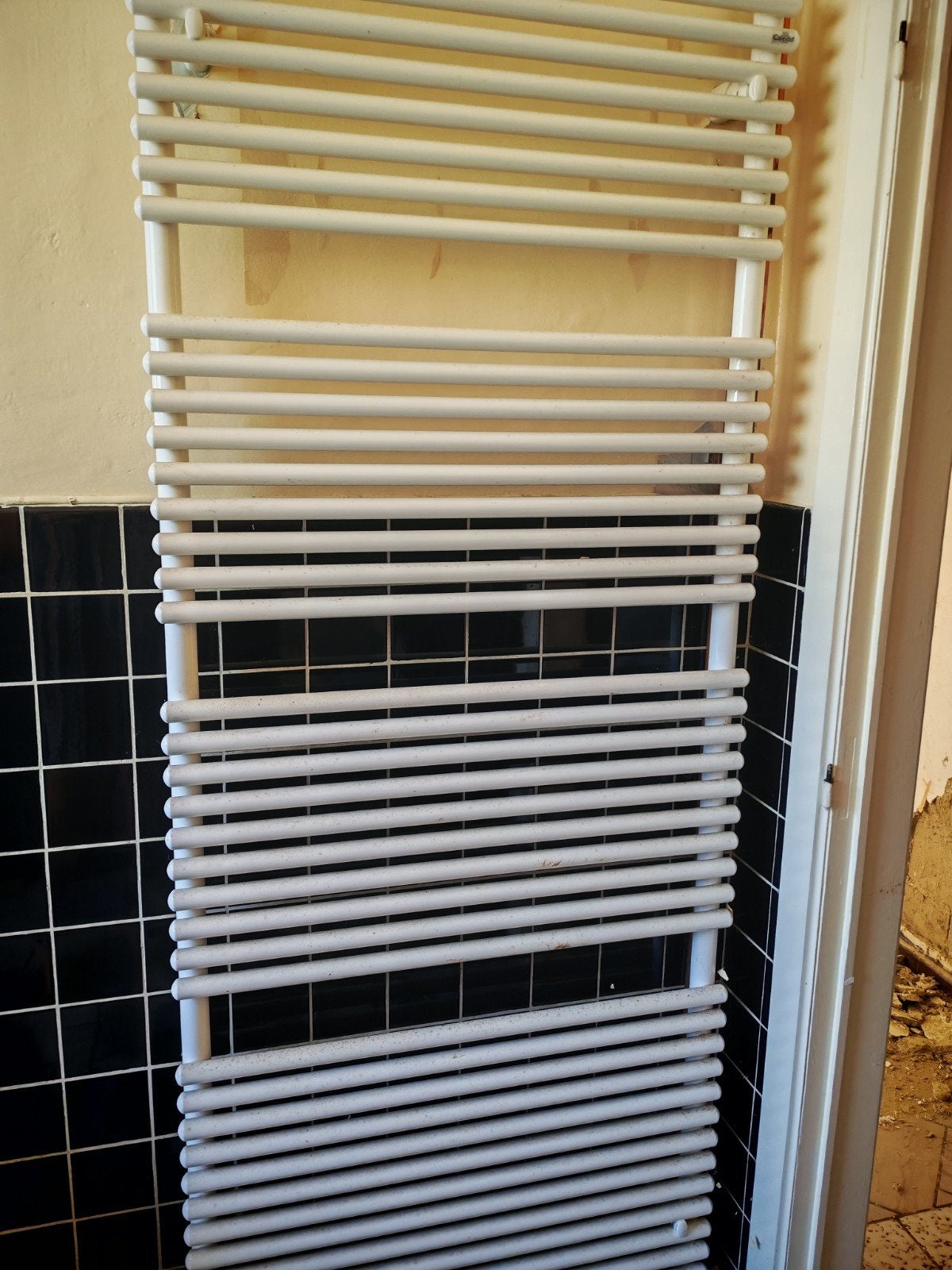Sèche-serviettes / radiateur de salle de bain blanc