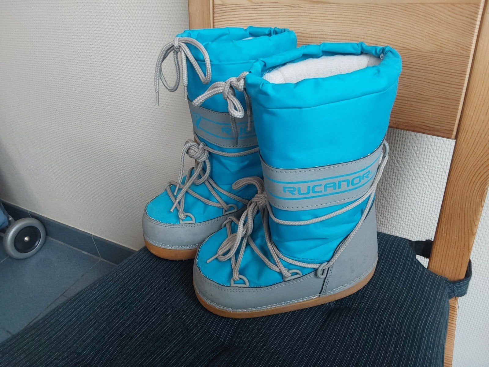 Snowboots Rucanor maat 29/31 €2 netjes!, Garçon ou Fille, Rucanor, Enlèvement, Utilisé