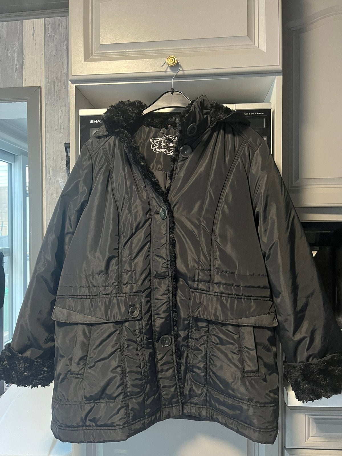 Warme zwarte winterjas  maat 46, Enlèvement, Porté, Noir, Veste ou Manteau