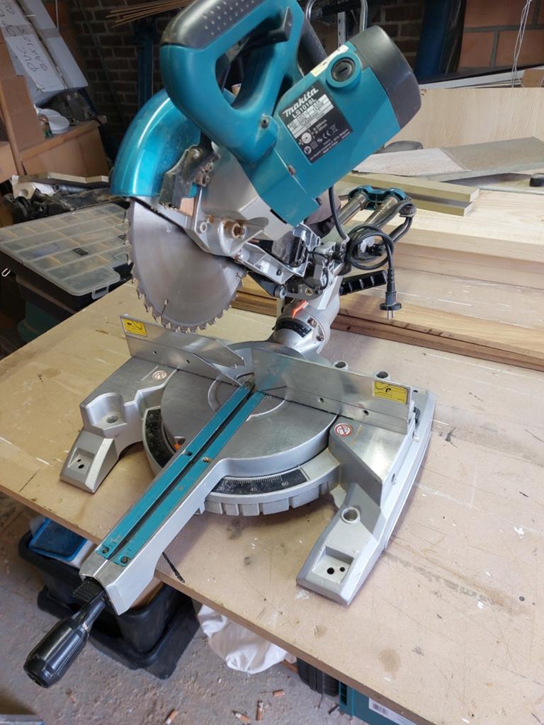 Afkort zaag makita LS1018L, Doe-het-zelf en Bouw, Gereedschap | Zaagmachines, Ophalen, Afkortzaag