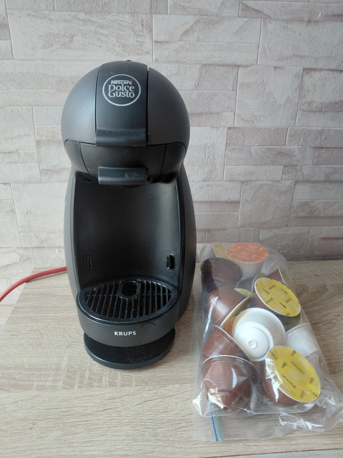 Dolce gusto koffie machine + enkele koffie pads, Elektronische apparatuur, Koffiezetapparaten, Ophalen of Verzenden