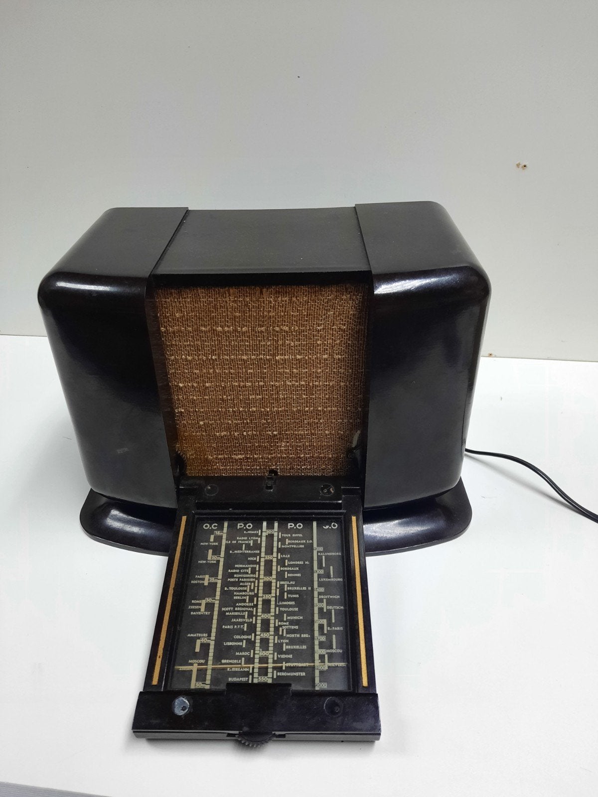 Oude bakelieten radio van jaren '40, Antiquités & Art, Antiquités | TV & Hi-Fi, Enlèvement ou Envoi