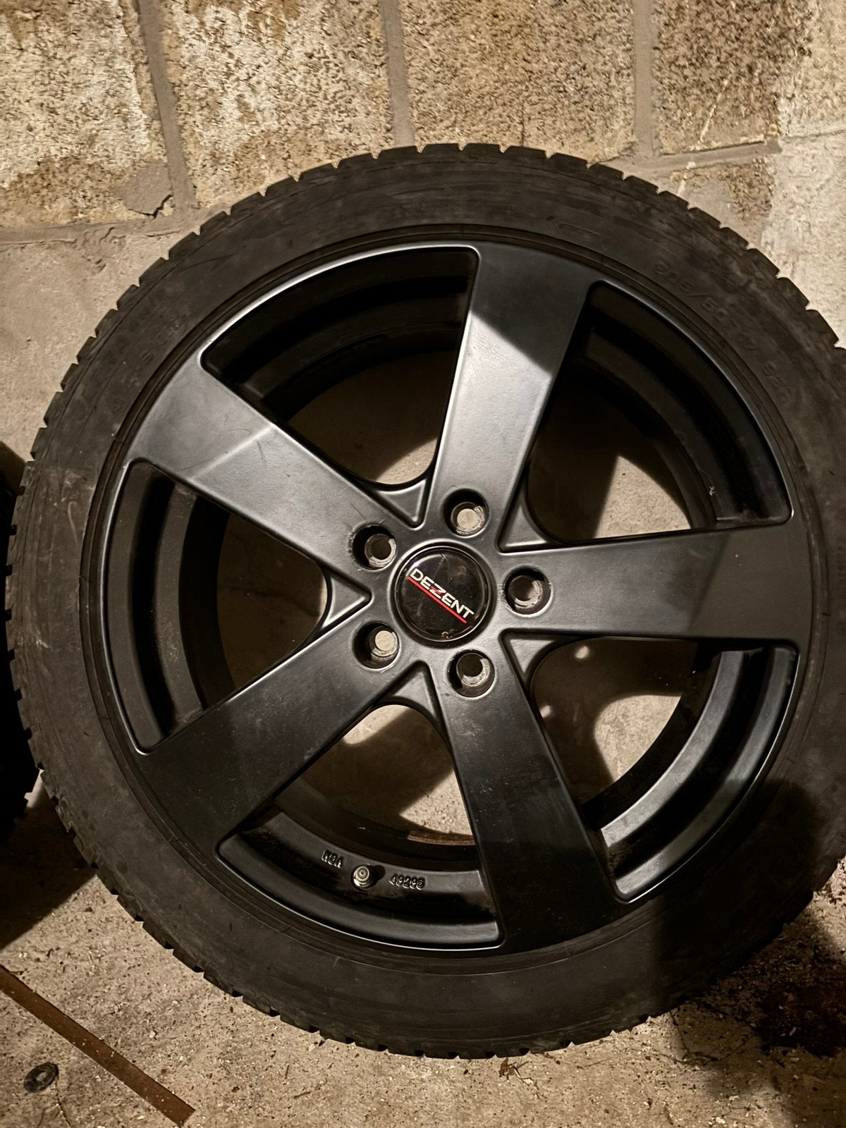 Winterbanden met zwarte velgen, Auto-onderdelen, Banden en Velgen, Ophalen, Velg(en), 17 inch, 205 mm